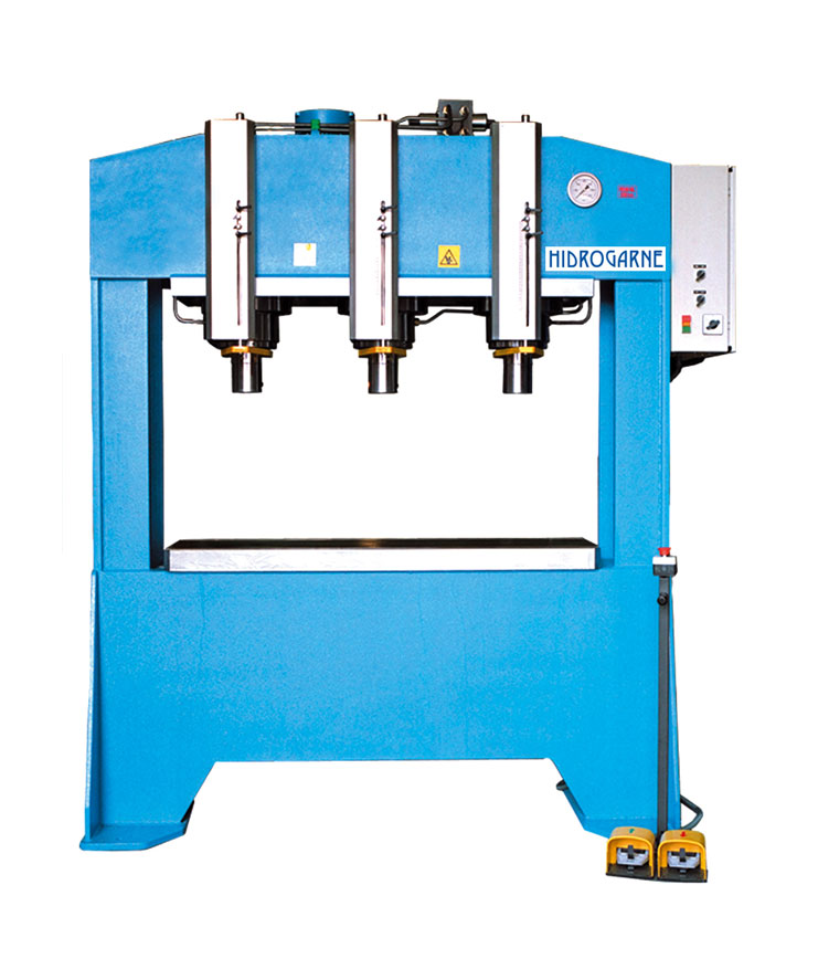 Motorized hydraulic presses with double stanchions and fixed bed type: F series FDM
