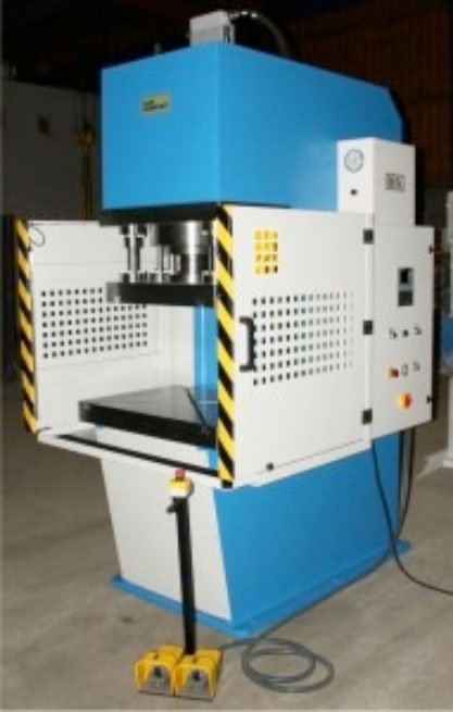 Special hydraulic press with C-frame for cold stamping