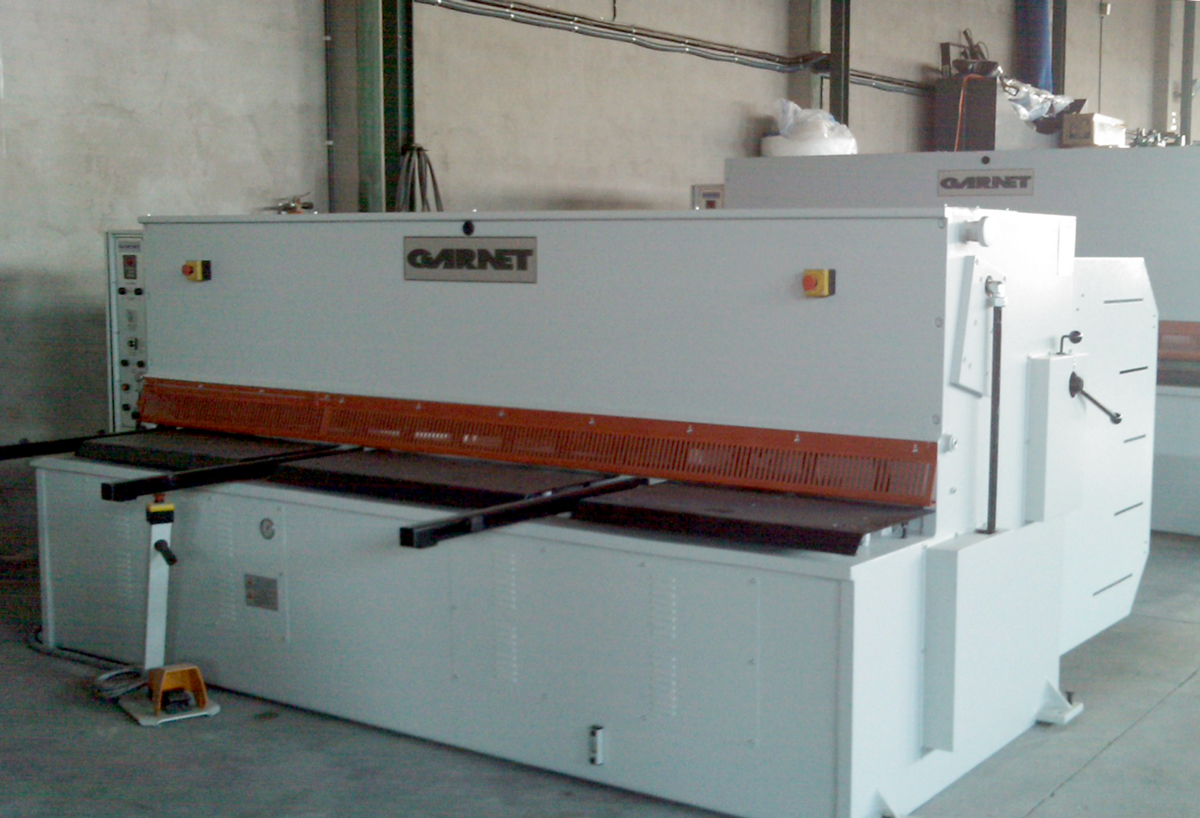 Used and revised conventional hydraulic press brake MEBUSA