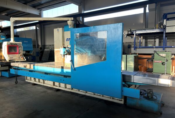 FRESADORA DE BANCADA FIJA MTE MOD. BF-2700 DE OCASION