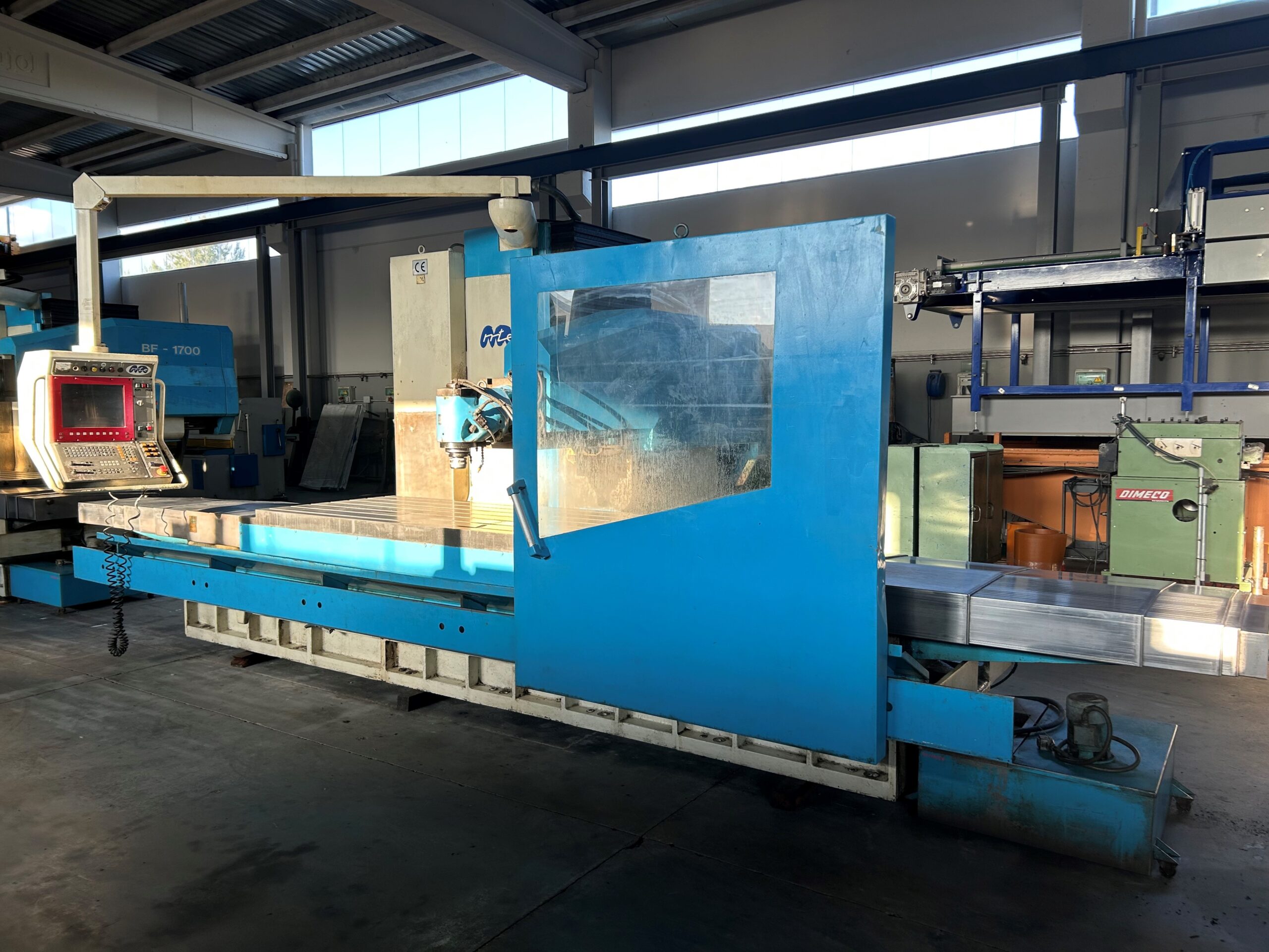 FRESADORA DE BANCADA FIJA MTE MOD. BF-2700 DE OCASION