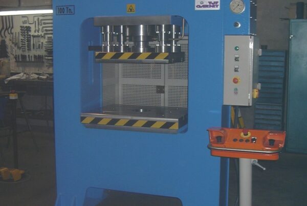 Prensa de arco rigido hidrogarne mod. RM-100E de ocasion