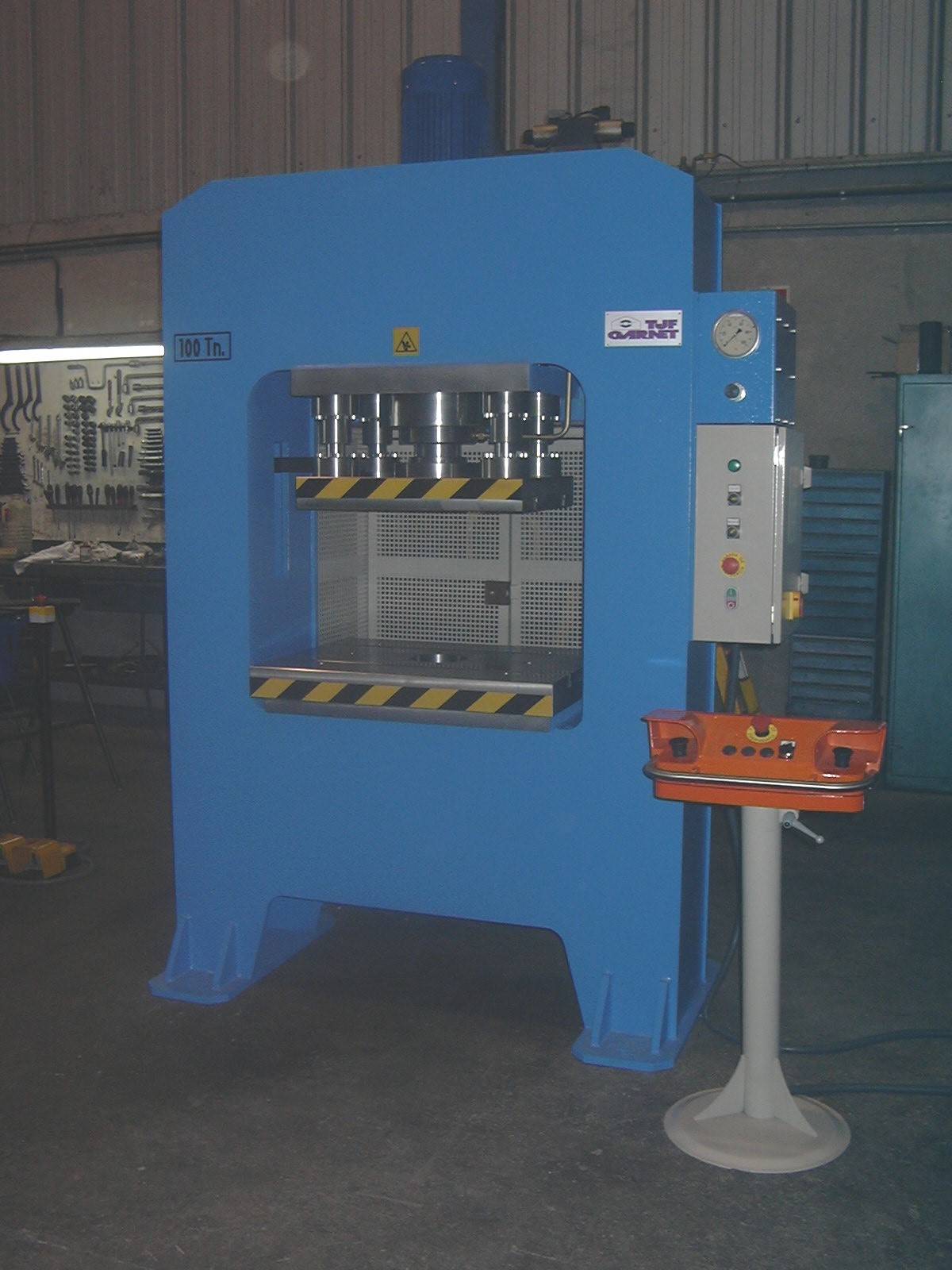 Prensa de arco rigido hidrogarne mod. RM-100E de ocasion