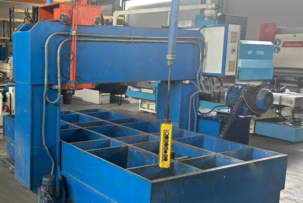 prensa hidráulica de portico movil de 150 TN de ocasion 