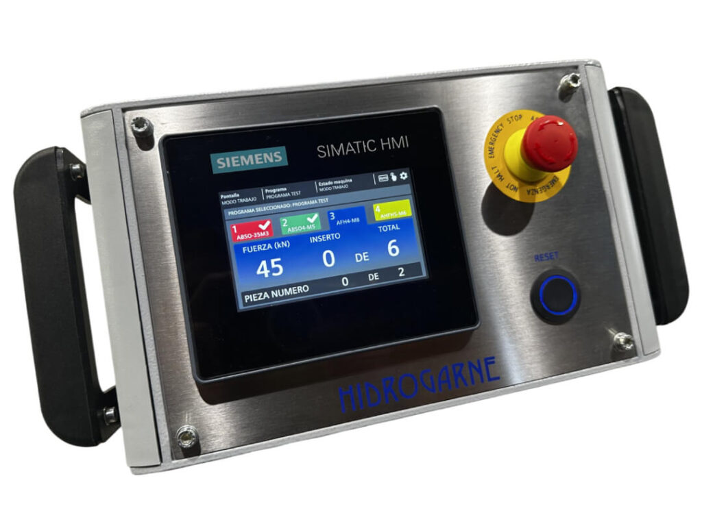 4″ touchscreen integrated in the foot pedal